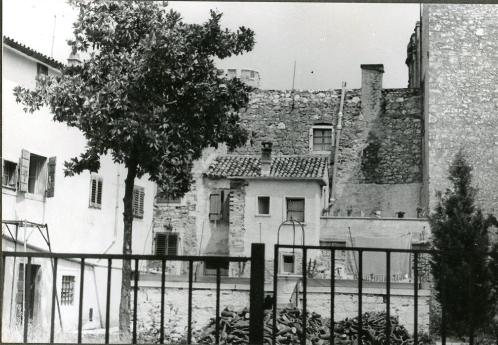 Image description